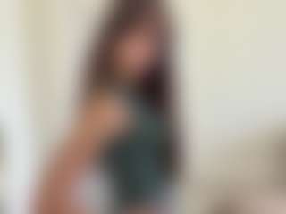 Live cam show with Marnera - Big Tits Small Tits on xxxlivecams.org