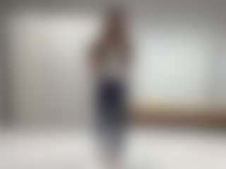 Live cam show with Marnera - Belly on Hubzter Live