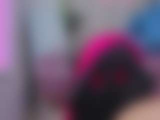Isabella444-T's Live Sex Cam Show