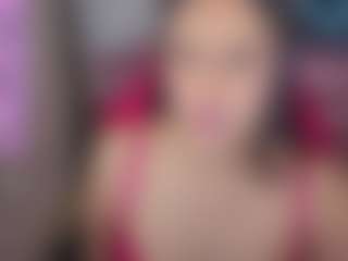 Live cam show with Isabella444-T - Brown Hair Petite on Soda Cam