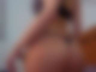 Isabella444-T's Live Sex Cam Show