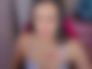 Isabella444-T's Live Sex Cam Show