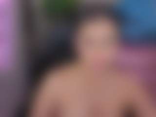 Isabella444-T's Live Sex Cam Show