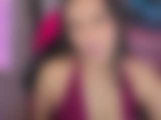 Isabella444-T's Live Sex Cam Show