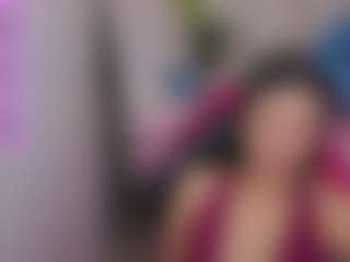 Isabella444-T's Live Sex Cam Show