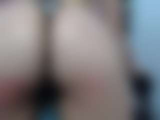 Live cam show with Lia-Rose-Ch - New Teen (18+) on Camsoda