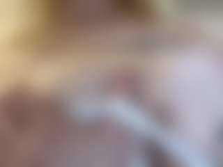Live cam show with SavannaScallion - Brown Eyes Mature on Dare Cams