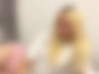 Live cam show with SavannaScallion - Middle Aged on TeamSkeetLive