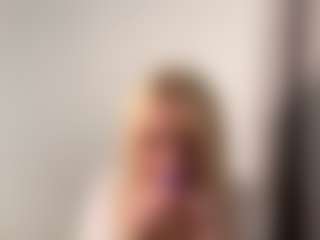 Live cam show with SavannaScallion - Middle Aged on Camsoda