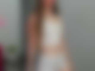Live cam show with AgnesBeautiful - Brown Hair Petite on sexylive.show