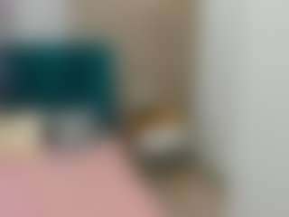 Live cam show with AgnesBeautiful - Moaning on googirlz