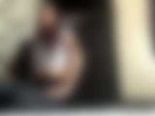 Bella's Live Sex Cam Show