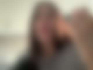 Bella's Live Sex Cam Show