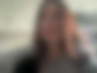 Bella's Live Sex Cam Show
