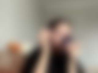 Bella's Live Sex Cam Show