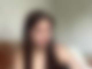 Bella's Live Sex Cam Show