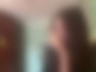 Bella's Live Sex Cam Show
