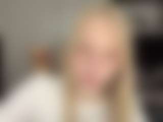 Live cam show with Emma - Control on Streamer API