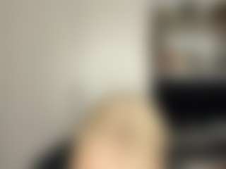 Live cam show with Emma - Blonde Hair on liverealitysex.com