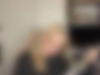Live cam show with Emma - Blonde Hair on sexylive.show