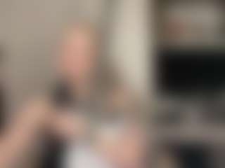 Live cam show with Emma - Squirt on sexylivex.com
