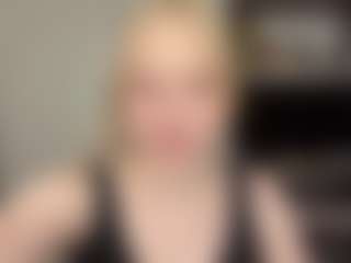 Live cam show with Emma - Erotic Dance on Camming Site