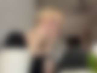 Live cam show with Emma - Body Massage on Camiplay Live