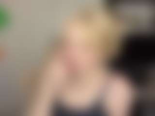 Live cam show with Emma - Bedroom Blonde Hair on Camsoda