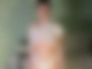 DianaaLight MILF webcam performer live streaming