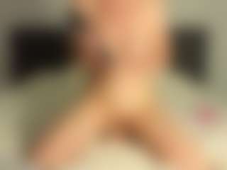 DianaaLight MILF webcam performer live streaming