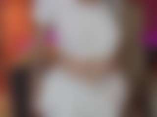 ElisWild's Live Sex Cam Show
