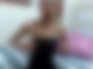 Live cam show with FluffyPeach23 - Oil on Camsoda