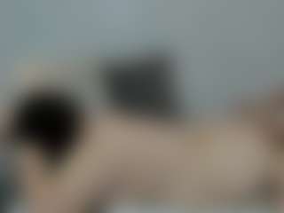 genesis-y-moon's Live Sex Cam Show