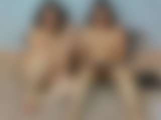genesis-y-moon's Live Sex Cam Show
