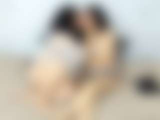 genesis-y-moon's Live Sex Cam Show
