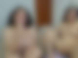 genesis-y-moon's Live Sex Cam Show