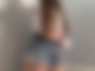 Live cam show with GwennBrevard - Petite on xheatlive.com