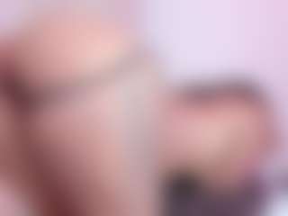 Live cam show with KendallWestt - Average on Streamer API