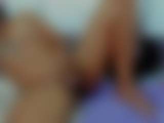 Spettacolo in cam dal vivo con lilyyrose - Threesome su Camsoda