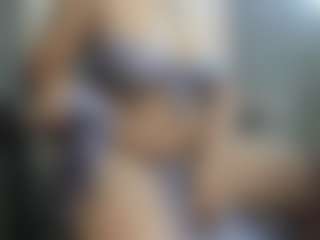 Live cam show with Nayla-Luxe - Lovense Teen (18+) on CamSextacy