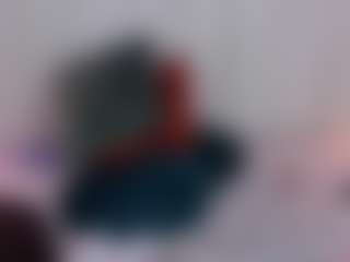 Live cam show with Nayla-Luxe - Brown Eyes Brown Hair on Mixed Magazine Live