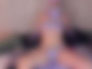 Live cam show with Nayla-Luxe - Bedroom Blonde Hair on Hubzter Live
