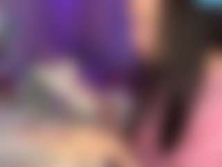 Live cam show with NeldaTinnin - Petite MILF on luckytryst.com