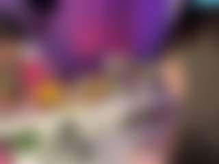 Live cam show with NeldaTinnin - Shaved Pussy MILF on SxyPornLive