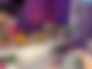 Live cam show with NeldaTinnin - Drinking on Pornisteam.com
