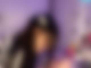 Live cam show with NeldaTinnin - Lovense Middle Aged on Camsoda