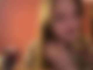 Live cam show with SandaMazzarella - Athletic Strip on Camsoda