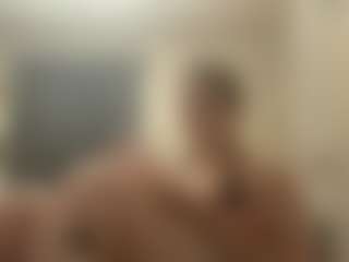 Live cam show with Sanda - Athletic Public on Milfs Live