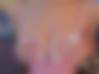 Live cam show with Ancientpeek - Upskirt on infinitiblacc.com