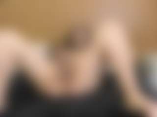 Live cam show with AriaAura - Brown Eyes on Chatstar